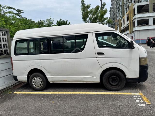 Toyota Hiace Window Van 2.5(D) - 5