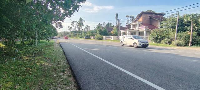 Tanah rapat jalan besar 1