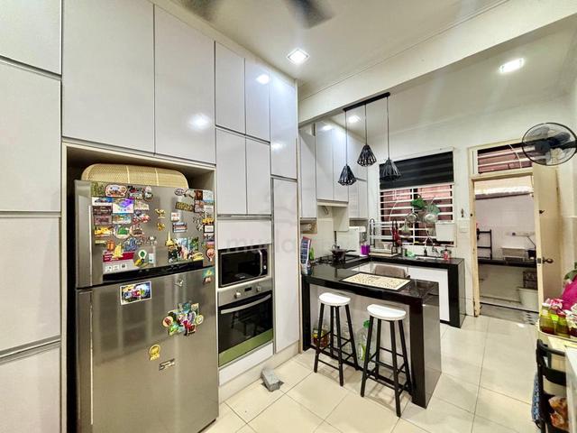 RENOVATED CANTIK, FACING OPEN 2 Storey Bandar Putera Klang 1