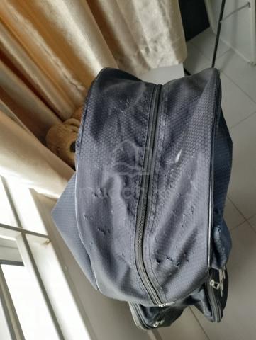 Golf Bag Used Items. Fair Condition. - photo 5 of 6
