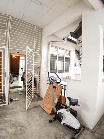 Dahlia Court Apartment (Salak Tinggi) 1