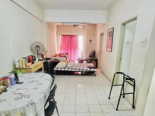 Red Ruby Apartment 1