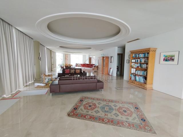 8 Gurney ( The Shore ) 1