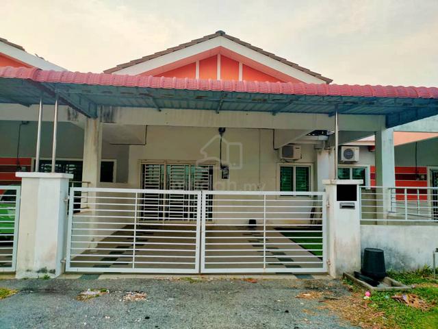 RENOVATED PARTLY FURNISHED Rumah Teres 1 Tingkat Taman Lakeville 1