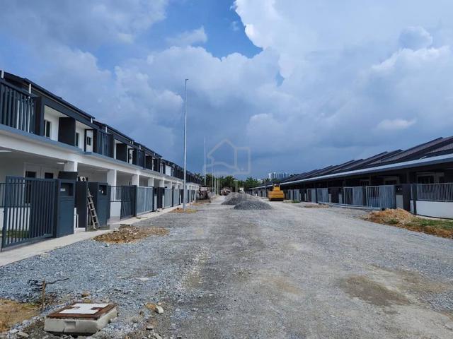 20x96 2STY Kota Warisan HUGE BACKYARD LAND 25ft RM576k COMPLETED UNIT 2
