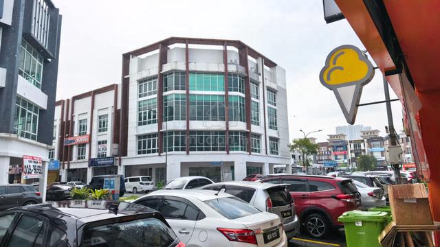 Corner Four Storey Shoplot Jalan Radin Bagus, Sri Petaling, KL 1