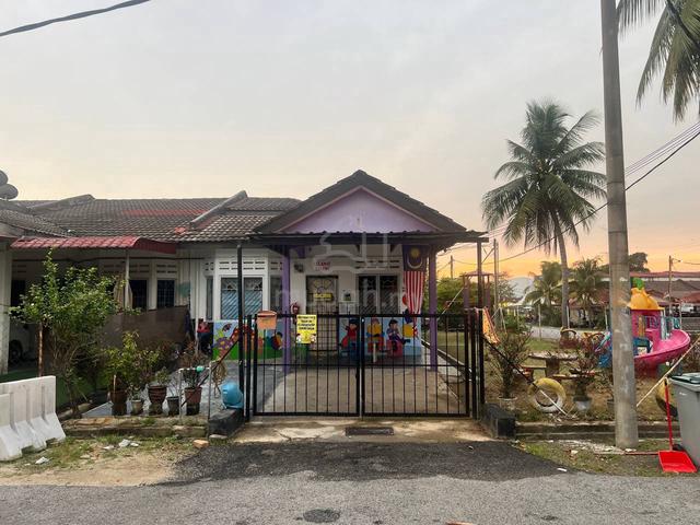 Single Storey Terrace CORNER LOT, Taman Sri Telawi, Paroi, Seremban 1