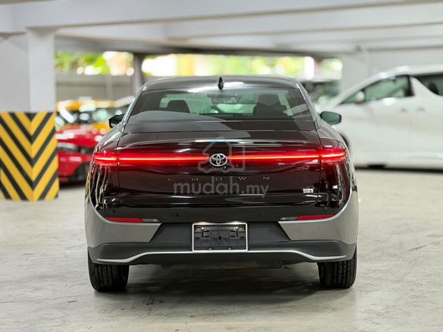 SUNROOF/ POWER BACKSEAT/ ... 2023 CROWN RS Advance - 4