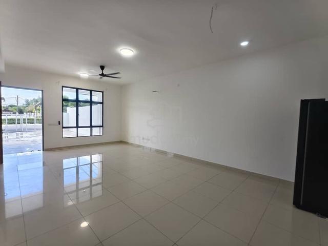 The Street views / Permas / Plentong / Mid Valley / All Race / Ciq 1