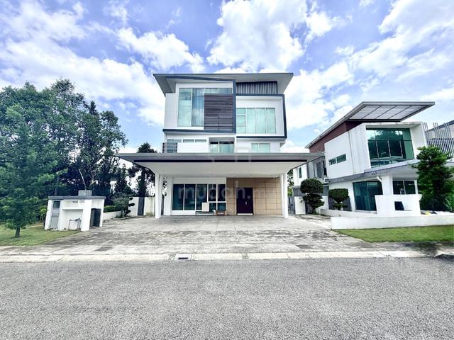 ((RENO WITH ID)) CORNER Bungalow, Jacaranda Garden Residence Cyberjaya 1