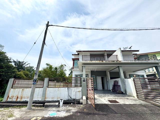 Double Storey Semi-D Endlot @ Taman Api-Api Emas, Pontian 1