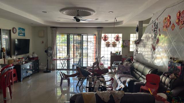 SALE 🔥🔥MANTIN DOUBLE STOREY CORNER LOT FULL EXTEND under MARKET VALU 1