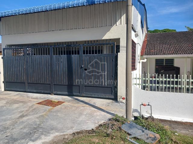 House at Centre of the Main Town 2