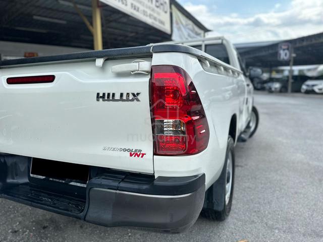 Toyota HILUX 2.4 SINGLE CAB 33K KM WRTY DEC 2027 - 3