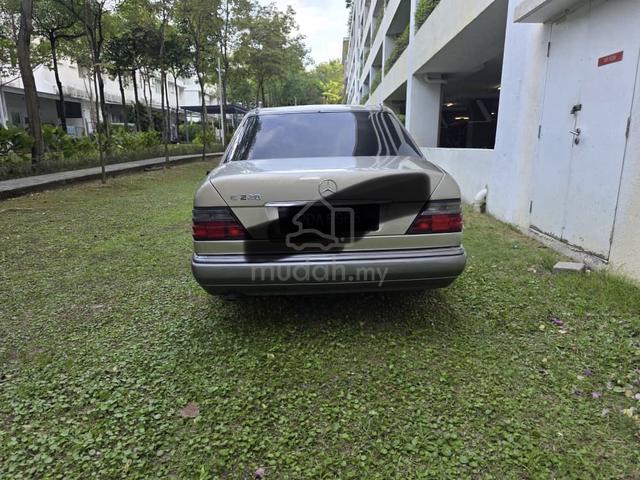 1995 Mercedes Benz E-CLASS 2.2 220 (CKD) W124 (A) - 5