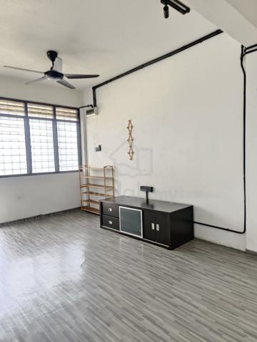 Taman Naga Emas 1