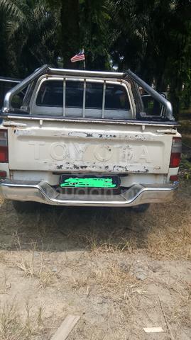 2006 Toyota HILUX 2.5 G MY05 KUN25R (M) - 2