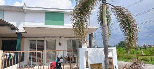 ENDLOT MURAH! BELOW MARKET! Rumah 1 Tingkat, Dengkil 1