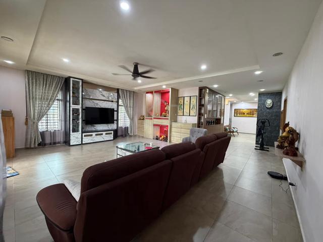 Puteri Wangsa 1
