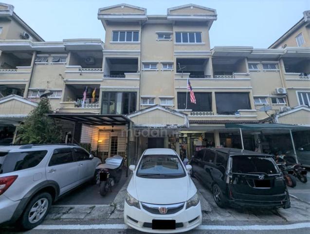 FACING OPEN Double Storey Townhouse Sri Mahligai, Seksyen 9 Shah Alam 1
