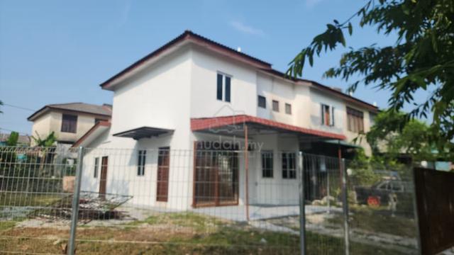 Newly renovated corner double story , Bukit Beruntung 1