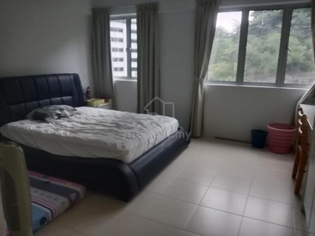 Master room (fully furnished) for rent in BL Garden, Farlim 1