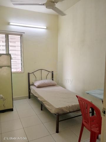 Room to rent at Akasia Apartment Bandar Botanic Klang 1