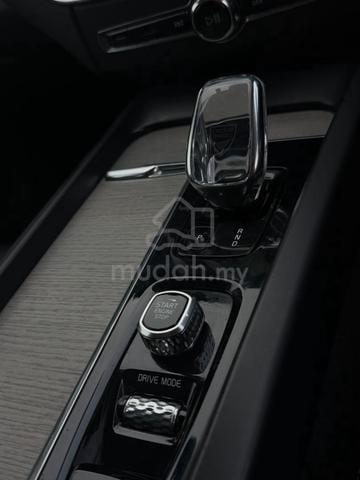 2021 Volvo XC60 T8 INSCRIPTION PLUS RECHARGE 2.0L - 3