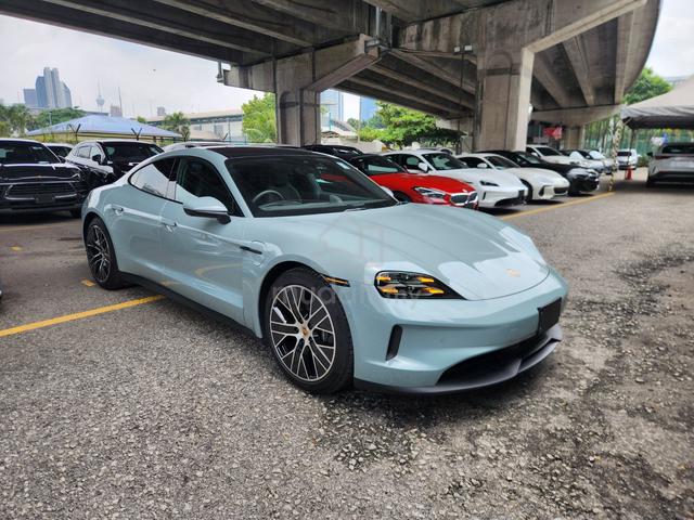2024 Porsche Taycan New Facelift Shade Green Metal - 1