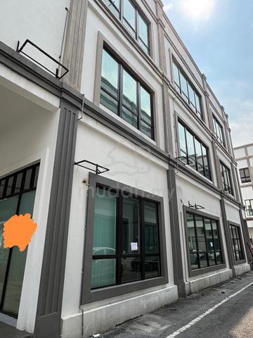 Cash back! Ground floor shop office, new Circle Alam Damai Cheras KL 1