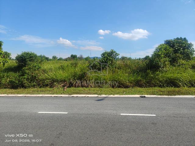 Bungalow Lot @ Bayu Lake Homes, Mantin, N9 2