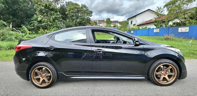Hyundai ELANTRA 1.8 PREMIUM P/START E/SEAT S/ROOF - 2