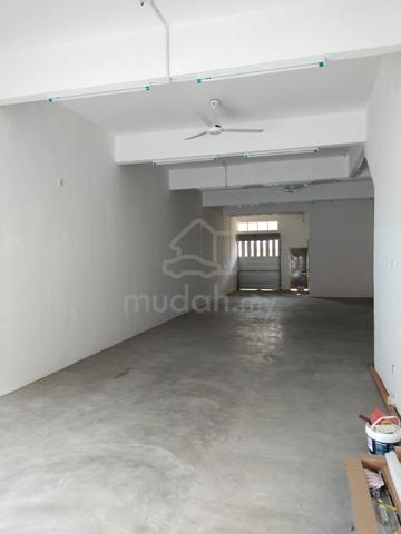 Ground floor shop at Seremban 3,Facing main road. 1