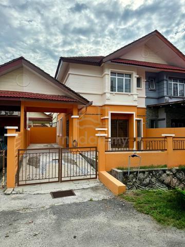 RUMAH CANTIK Semi D Puncak Alam DEKAT SURAU 1