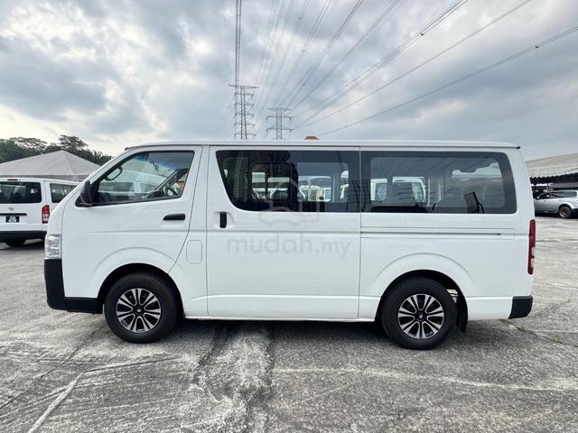 2020 Toyota HIACE 2.5 WINDOW VAN NEW SEAT LOW ROOF - 2