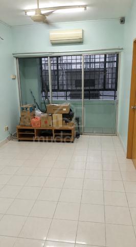 Plaza Sinar Apartment 1