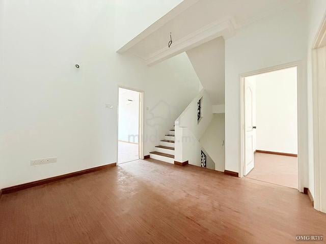 FOR Sale ANJUNG SARI SETIA ALAM 3 storey superlink LIMITED Unit 1