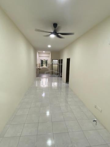 good condition. Townhouse groundfloor Taman Salak Mulia 1