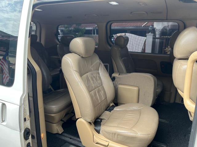 2015 Hyundai GRAND STAREX 2.5 ROYALE MY2014 (A) - 4