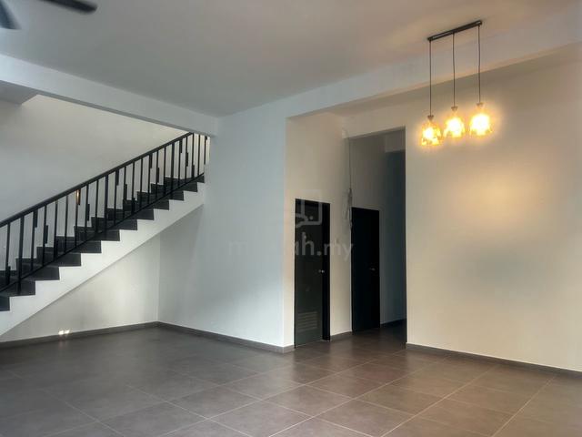 Taman Tropika_ 2 Storey Cluster_ Intermediate Lot_ Brand New Unit 5