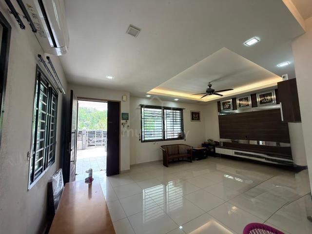 Seri Austin Emery Double Storey Terrace Corner Unblock Good Condition 1