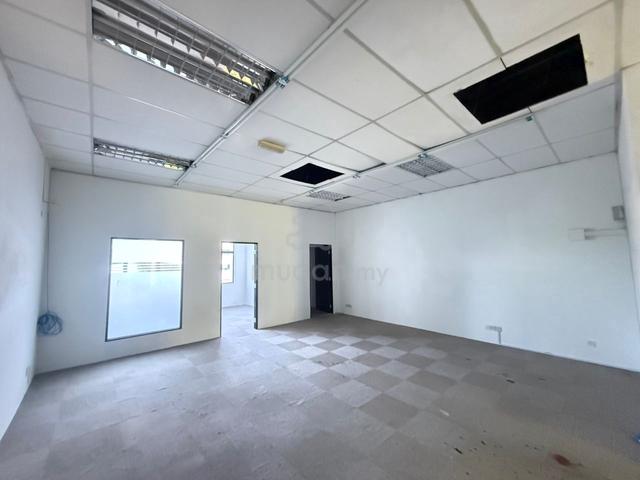 Renovated Office Second Floor 1650sf Sek 7 Shah Alam 1