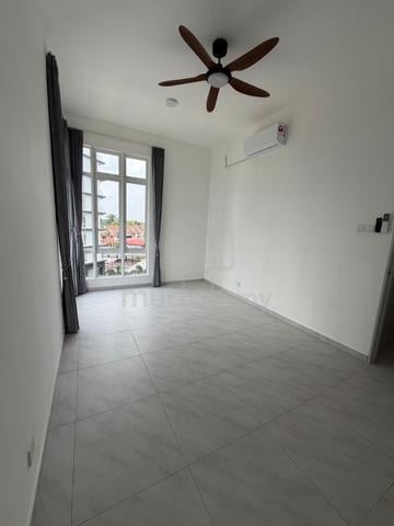Senai Garden Apartment 1