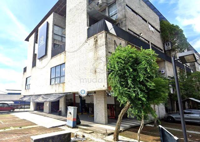 Corner unit Shoplot at Lightgrey Sg Buloh, Selangor 1