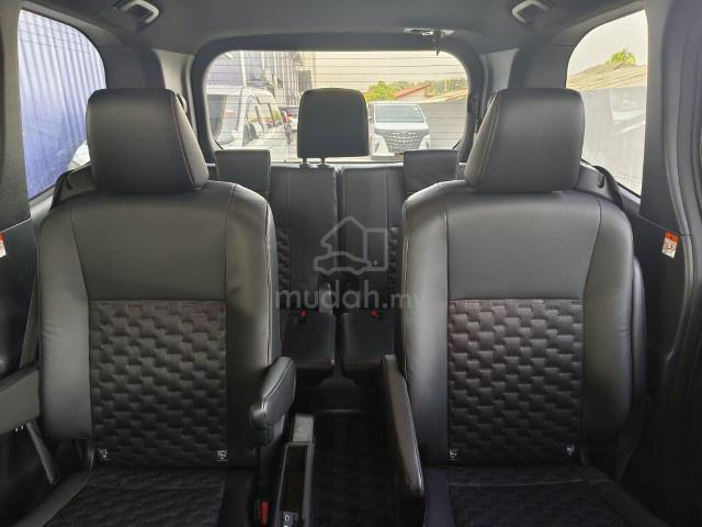 FULLoan MZRA90 VOXY S-Z 2023 UNREG 7SEATER 2PwDOOR - 4