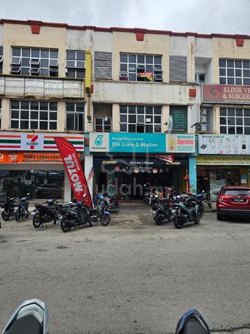 3 Storey Shop lot for SALE near Balakong 1