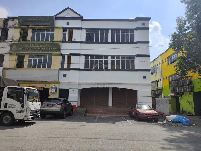 Shop Lot Tasik Kesuma Beranang Semenyih 1