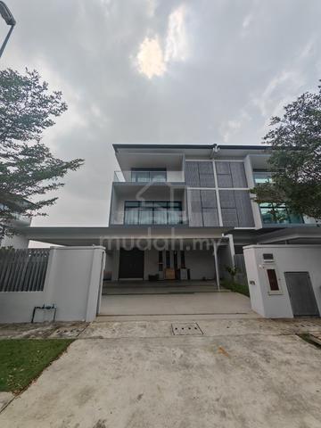 COUNTRY HEIGHTS 3 STOREY SEMI DETACHED FOR SALE At JALAN SONG KUCHING 1