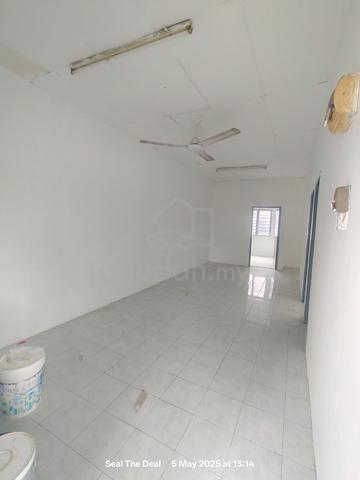 Teres Setingkat Tengah Taman Ayer Molek Seksyen 1 Melaka 2