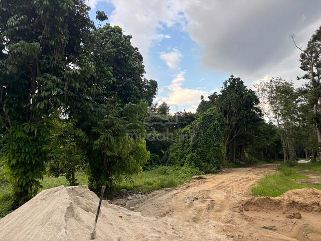 Lot Banglo Luas Dekat Jalan Besar 1